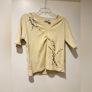 JASON MAXWELL Embroidered Cream V-Neck Top, Size Medium
